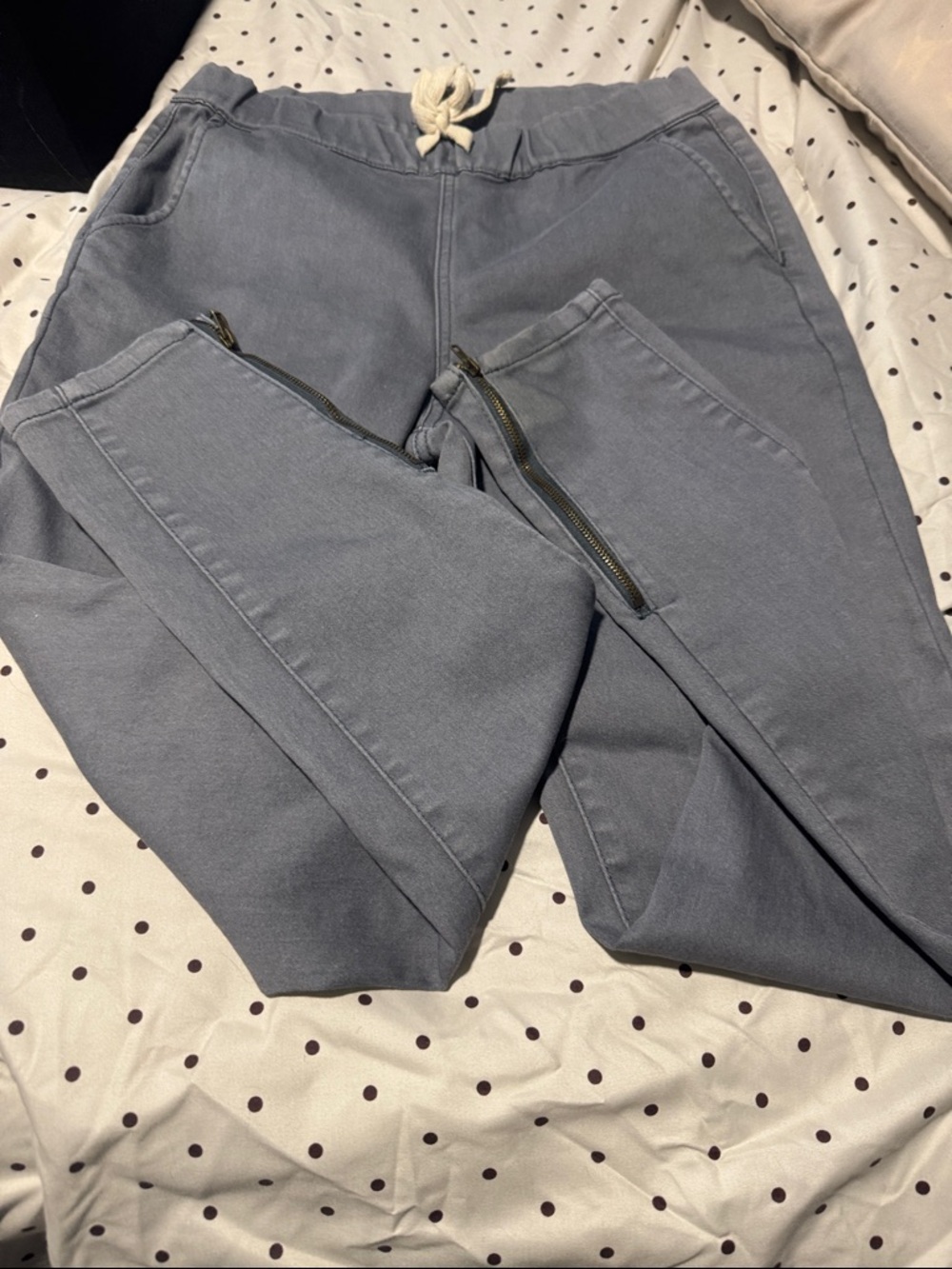 easel Men's Zip-Pocket Drawstring Joggers in Dusty Blue